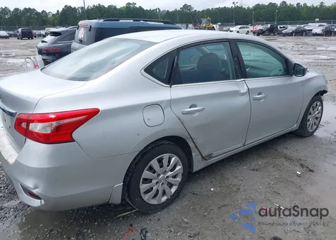 2017 Nissan Sentra S z USA, uszkodzony, nr VIN 3N1AB7AP7HY212126